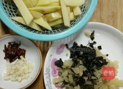 酸菜土豆条的做法图解2