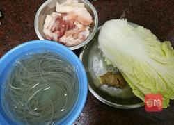 白菜粉丝猪肉包子的做法图解1