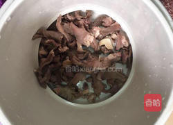 花旗参炖猪心的做法图解4