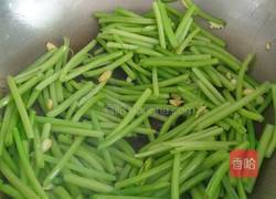 清炒南瓜花的做法图解3