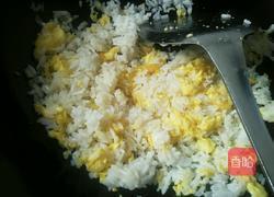 飘香牛肉蛋炒饭的做法图解5