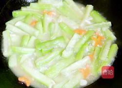 辣椒炒丝瓜的做法图解3