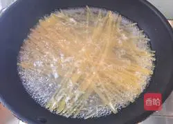 Illustration of how to make tomato sauce pasta 2