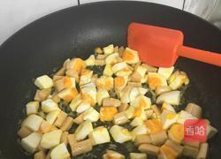 咸蛋火腿烧豆腐的做法图解3
