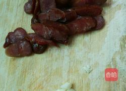 荷兰豆炒腊肠的做法图解4