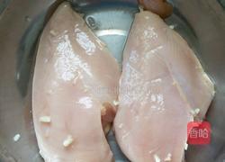 凉拌鸡肉块的做法图解1