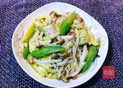 蟹味菇炒丝条的做法图解7