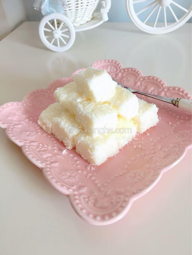 椰丝牛奶小方糕