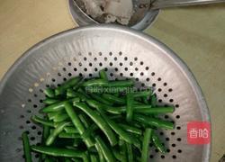 四季豆炒五花肉的做法图解4
