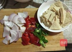 洋葱脆豆腐的做法图解1