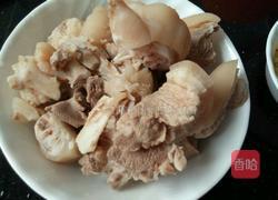 黄豆鱿鱼炖猪脚的做法图解4