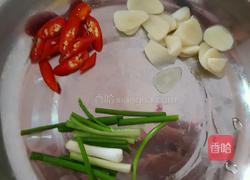 蒜香烧菌菇的做法图解2