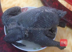 乌鸡蒸冬菇的做法图解1