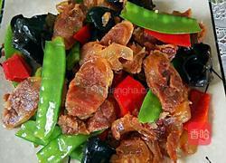 荷兰豆炒腊肠的做法图解4