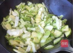 卷心菜炒西红柿葫芦片的做法图解6