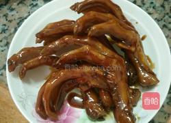 酱油焖鸭脚的做法图解1