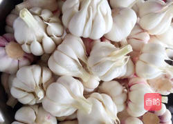 泡糖蒜的做法图解1