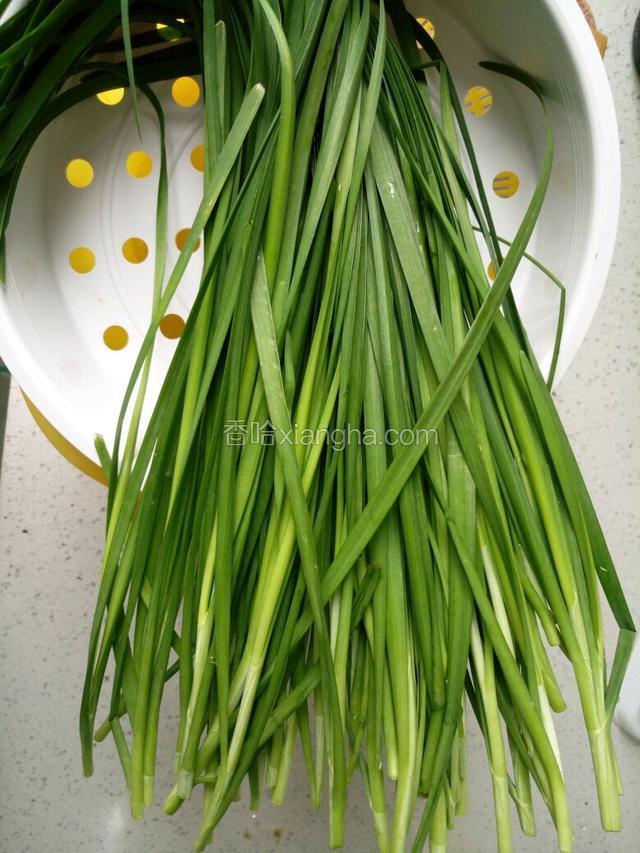 韭菜洗好沥干水分