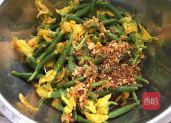 炝拌黄瓜花的做法图解5