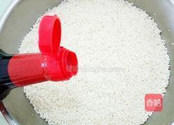 包粽子(蛋黄肉粽)的做法图解5