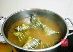 包粽子(蛋黄肉粽)的做法图解18