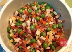 五彩焖饭的做法图解2