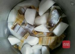 萝卜鱼干汤的做法图解3