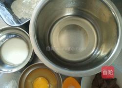 布朗尼杯子蛋糕(巧克力酱版的)的做法图解1