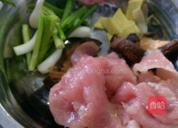 黄鳝焖腐竹的做法图解2