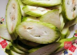 丝瓜炒鸡蛋的做法图解1