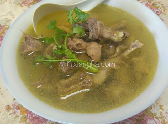 出锅，不再加任何调料，原汁原味，肉香汤浓。