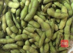 凉拌毛豆的做法图解1