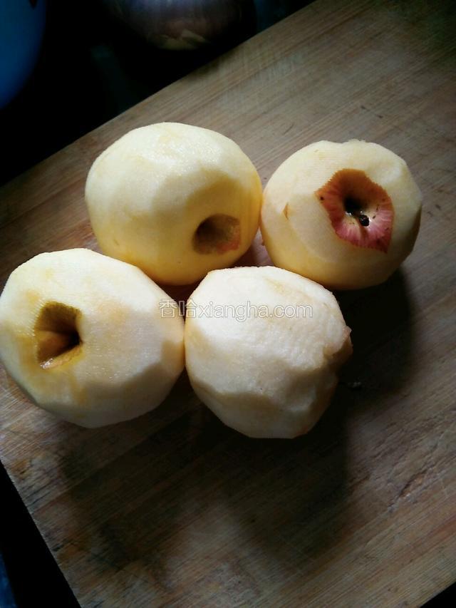 准备食材苹果削皮