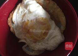 荷包蛋焖丝瓜的做法图解2