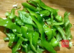 洋葱炒肉丝的做法图解2