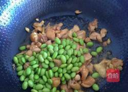 莓干炒三色鸡丁的做法图解5