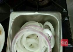 炸洋葱圈的做法图解1