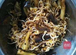 凉拌茄子绿豆芽的做法图解4