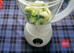 黄瓜柠檬梨汁的做法图解3