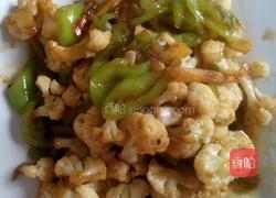 青椒炒菜花的做法图解5