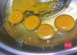 电饭锅蛋糕的做法图解1