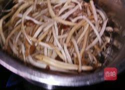 韭菜煮菌菇的做法图解5
