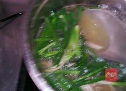 韭菜煮菌菇的做法图解6