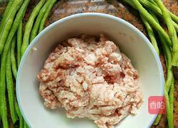 豆角酿肉的做法图解1