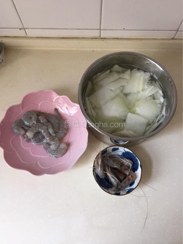 冬瓜洗净切片。