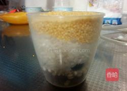 红豆薏仁粥的做法图解1