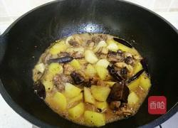 土豆焖鸡的做法图解10