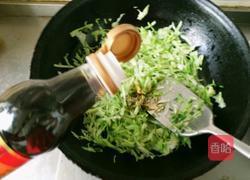 素甘蓝炒粉的做法图解5