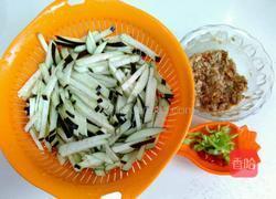 肉末炒茄丝的做法图解1