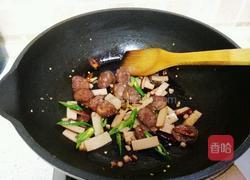 香肠火腿炒豇豆的做法图解4